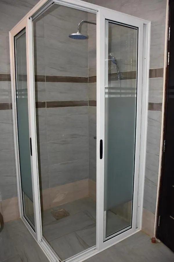 Pent House Inn Namugongo Kasiyirize 0*,