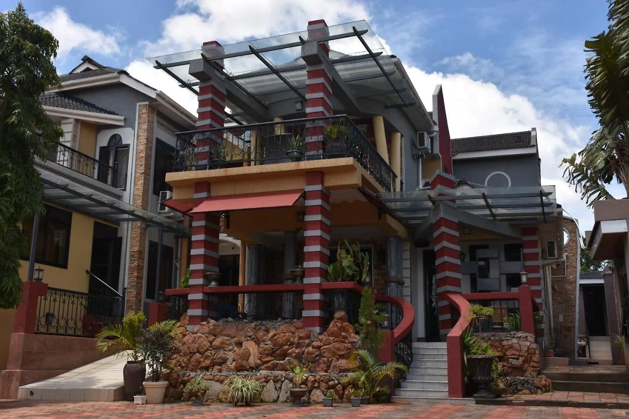 Pent House Inn Namugongo Kasiyirize Hotel