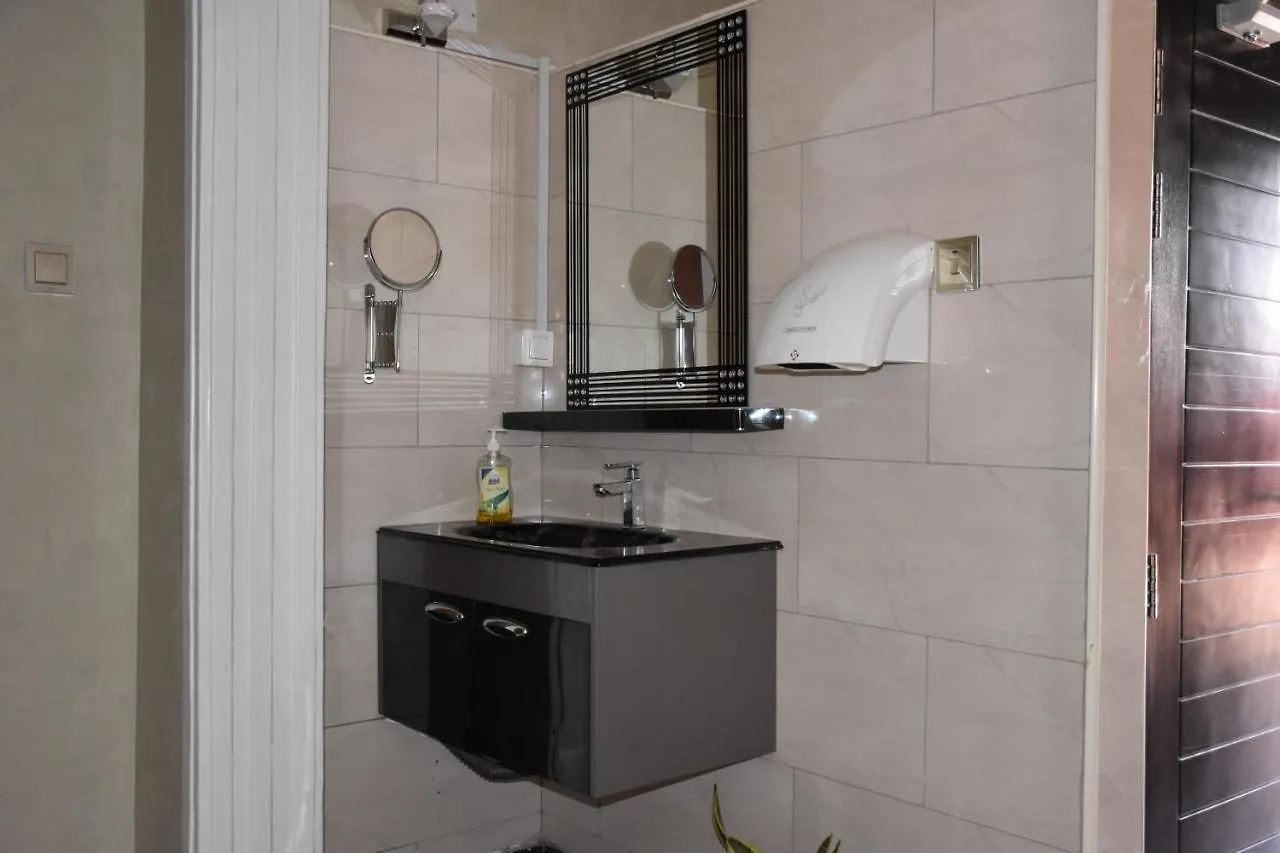 Pent House Inn Namugongo Kasiyirize 0*,  Uganda