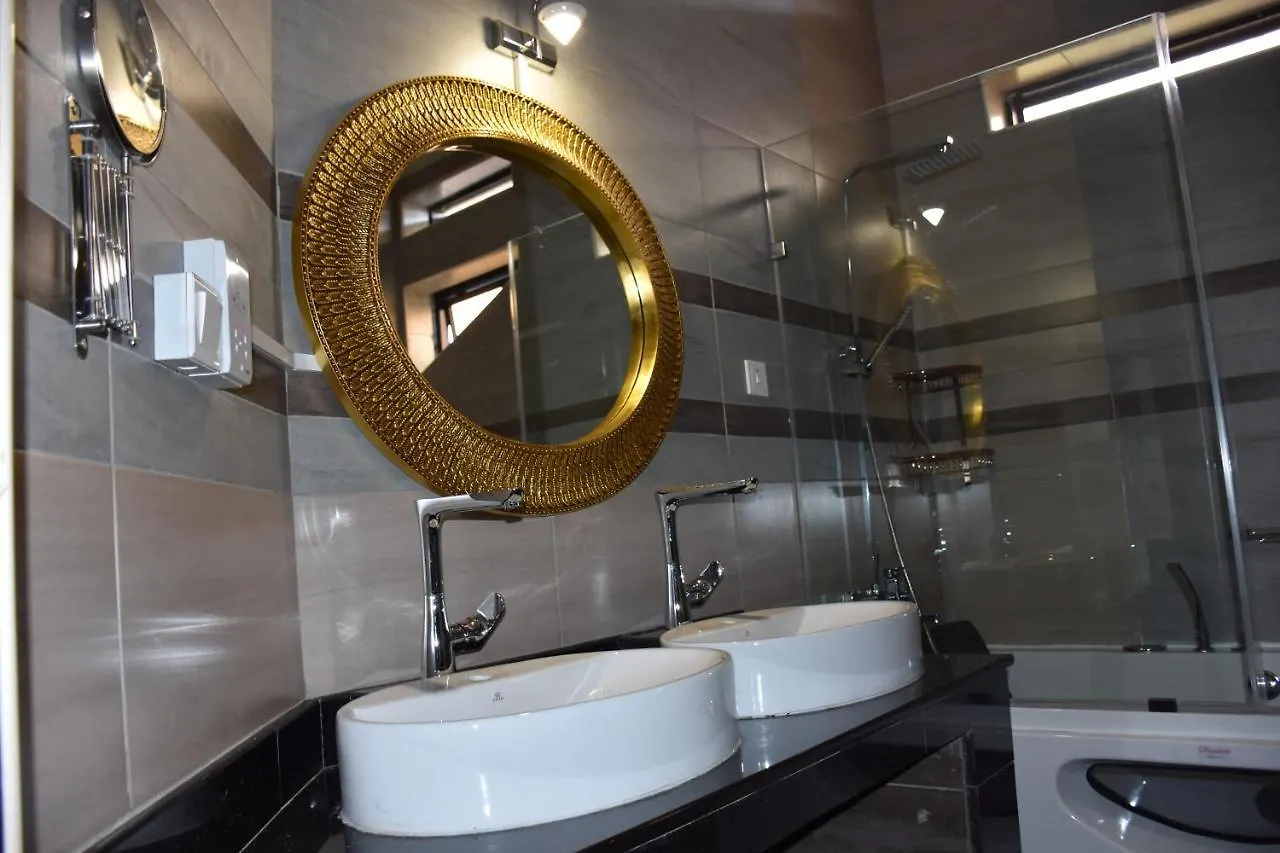 Pent House Inn Namugongo Kasiyirize 0*,